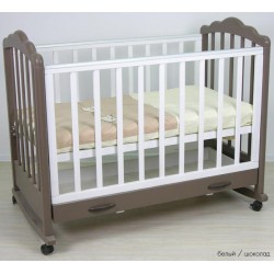 Детская кроватка для новорожденного на колёсах с качалкой и ящиком Фея 621