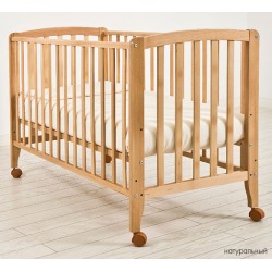 Детская кроватка для новорожденного на колёсиках Angela Bella Бьянка